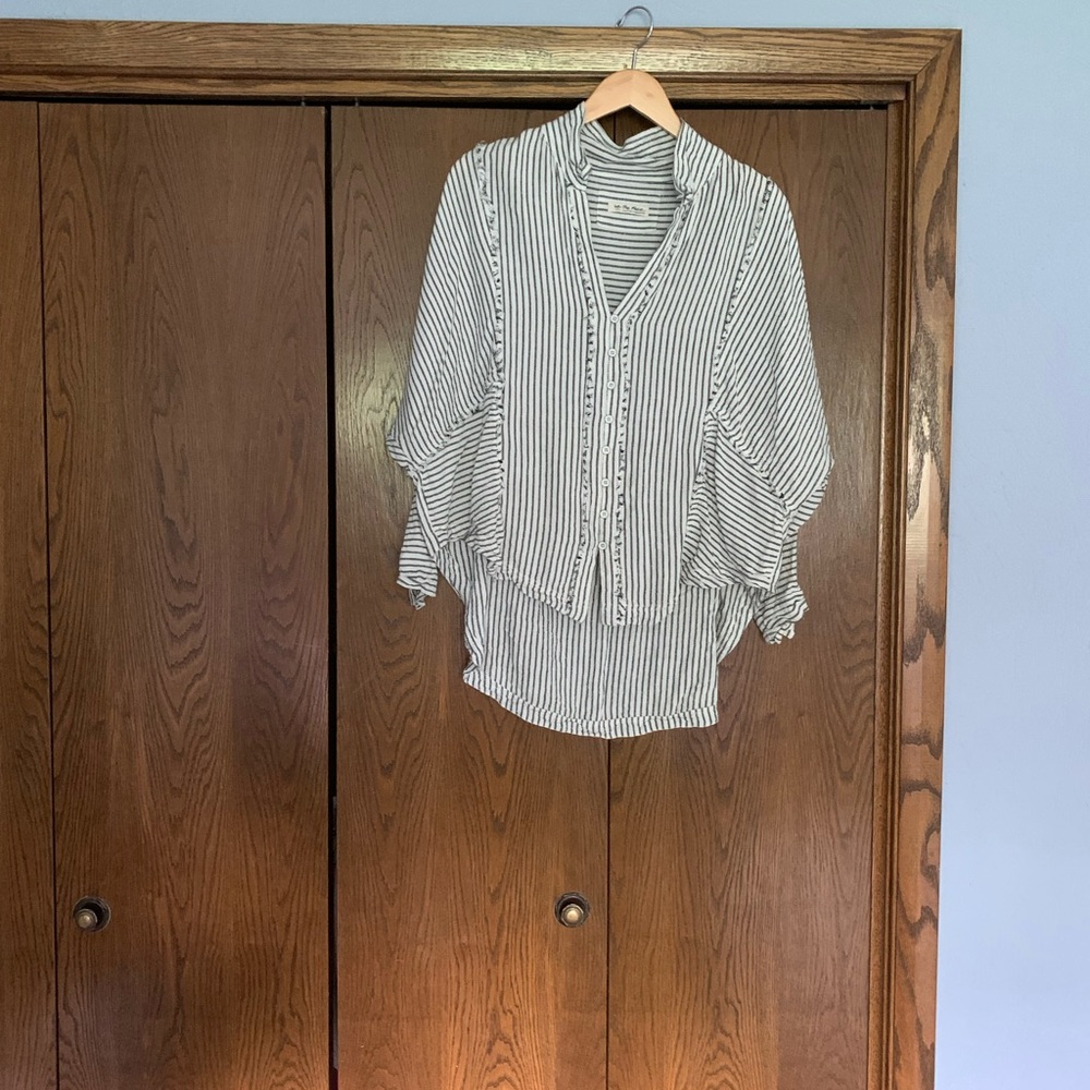 {We The Free} EUC! Oversized Button Down Shirt with Raw Seam Details